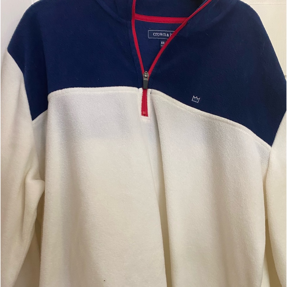 Crown and Ivy fleece! Wore once. XXL. No stains or rips. Smoke free house.